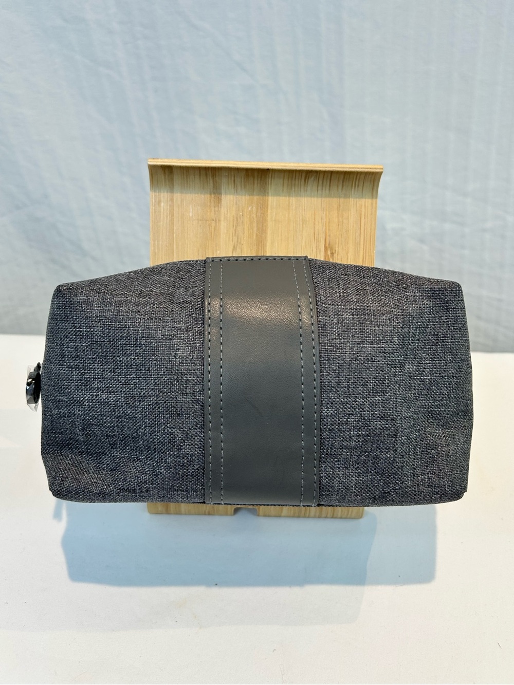 Emirates Airlines Business Class BVLGARI Amenity Gray Travel Dopp Kit
